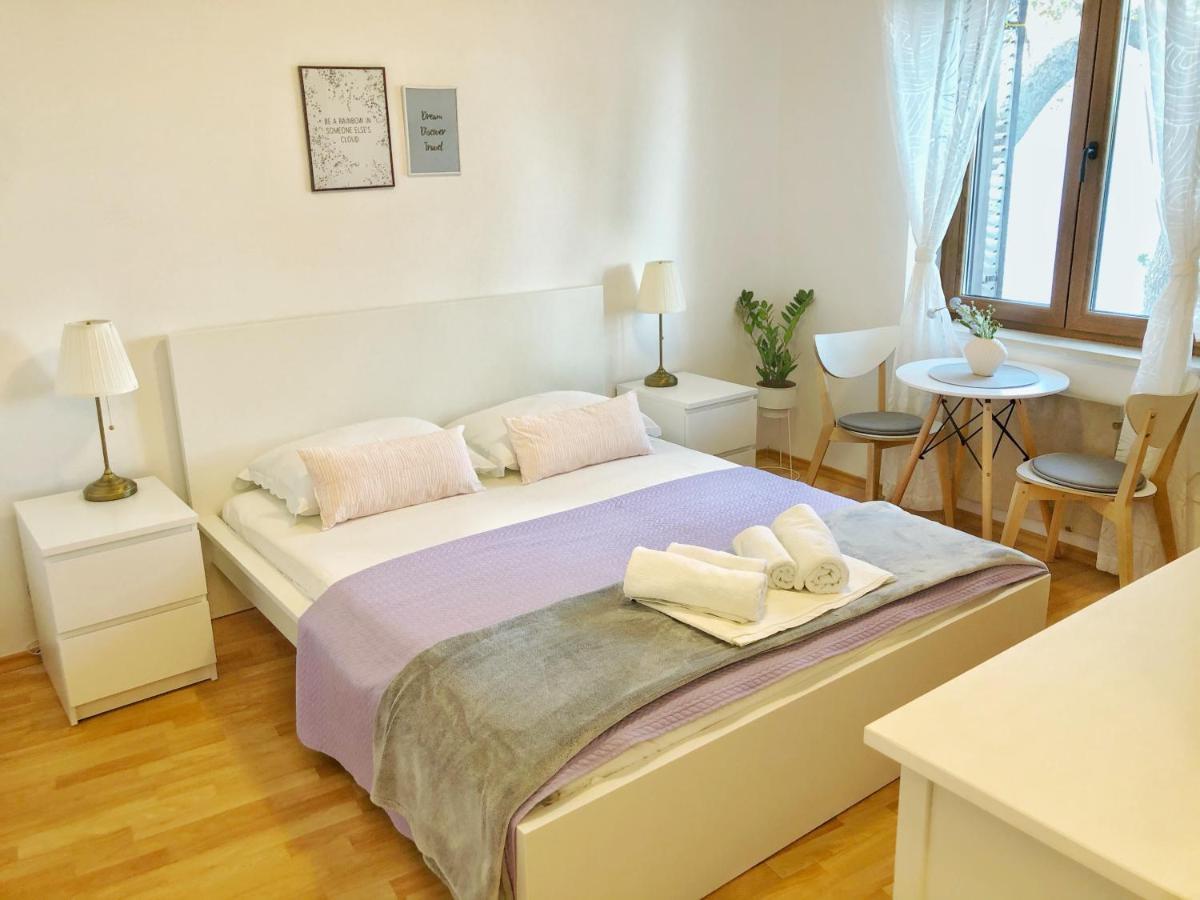 Отель Rondina House Корчула Экстерьер фото